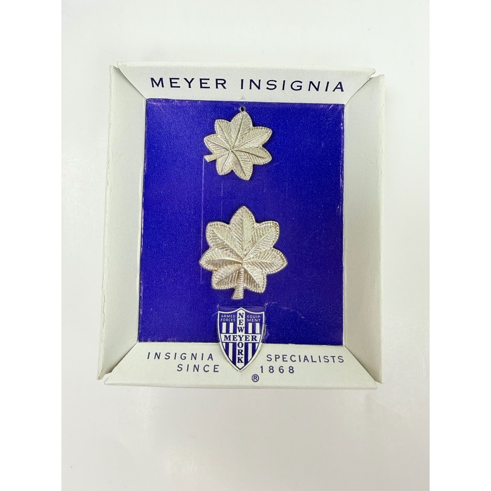 NOS Vietnam Era US Army Lt Colonel Silver Oak Leaf Insignia Pair NS Meyer Box